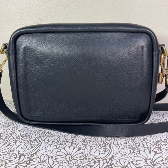 Madewell The Transport Camera Bag - Picture 3 of 13